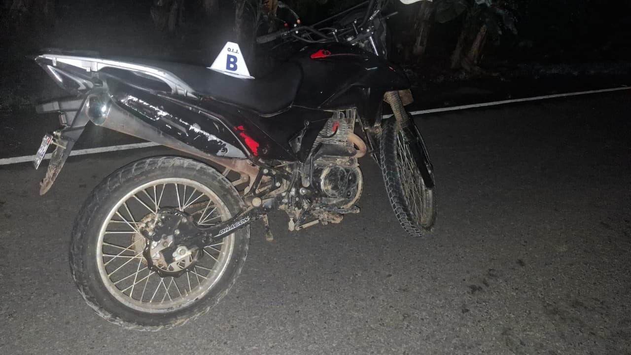 Cuatro detenidos de la banda Los Galleros, así se llama una banda que al parecer reclutó Jonathan Pérez Méndez, alias Tan, un supuesto narco que está en fuga desde principio del 2025. Foto: OIJ