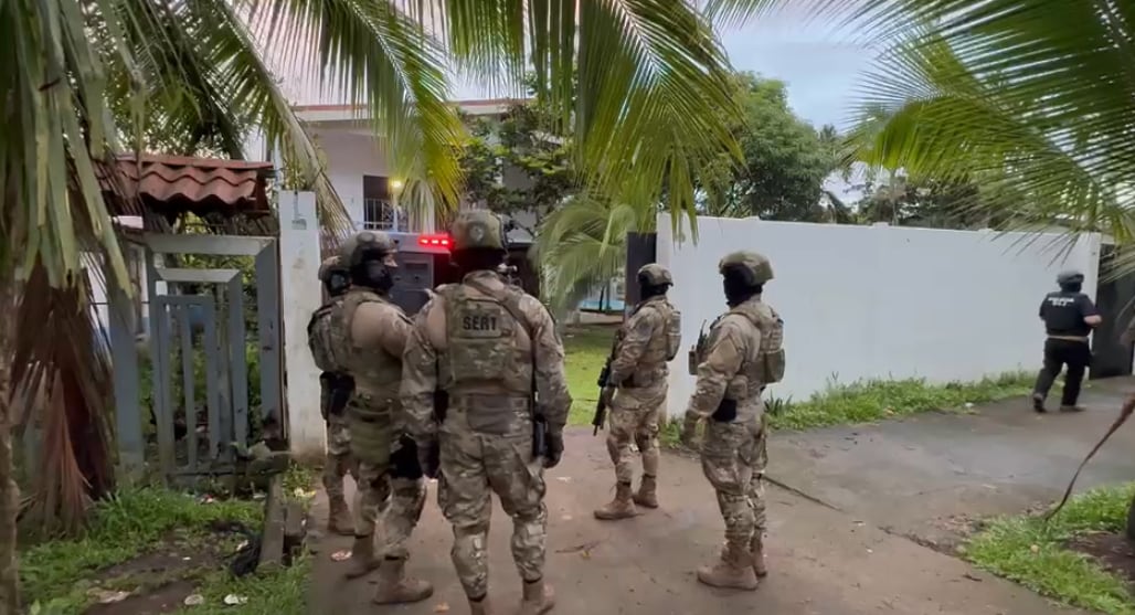 La Casona con piscina donde vivían La Patrona y su hijo de 19 años tras el asesinato de alias Sicario. Foto: Captura de video OIJ