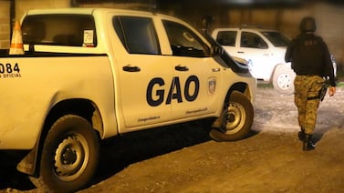 Hombre atendió una llamada frente a su casa, pero terminó muerto trágicamente