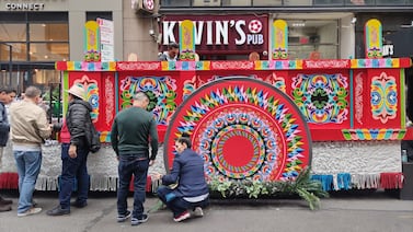 La segunda carreta típica más grande del mundo desfiló este 12 de octubre en Nueva York