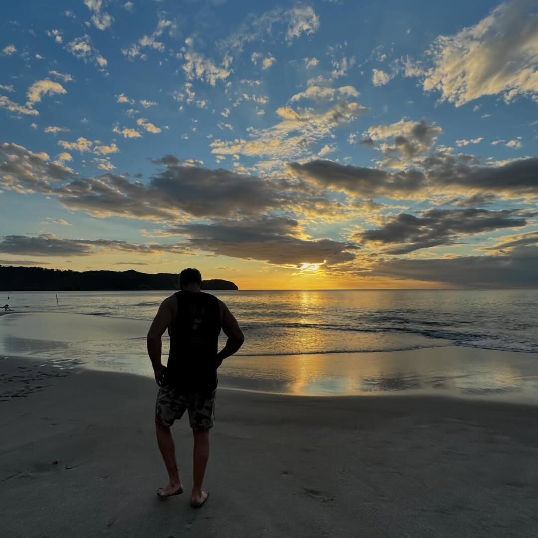 Bismarck Méndez demostró que el verano le sienta muy bien y lució su bronceado.