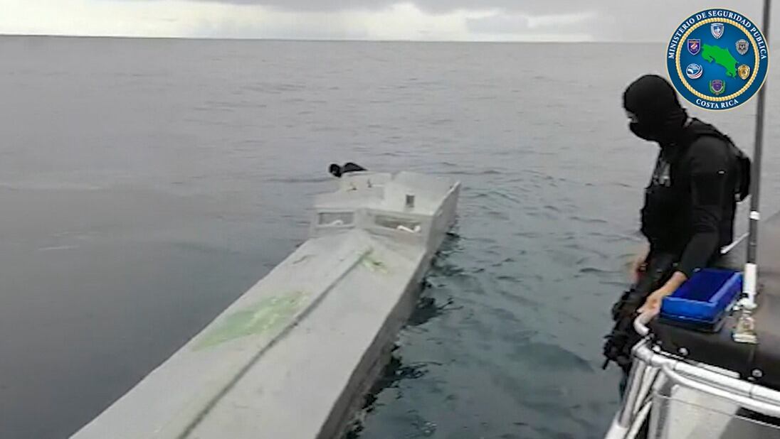 Las estructuras prefieren usar semisumergibles en lugar de pesqueros y lanchas rápidas, para tratar de burlar a los cuerpos policiales, pues la línea de flotación es muy baja. Foto: Cortesía MSP.
