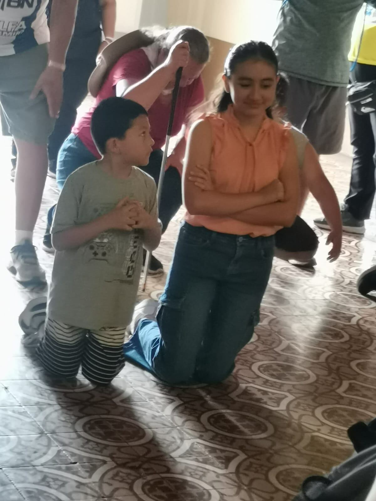 Mientras otros niños de su edad sueñan con ser futbolistas, policías o astronautas, Saúl Víquez Castillo, de apenas 7 añitos, sueña con cantarle toda la vida a la Negrita de los Ángeles.