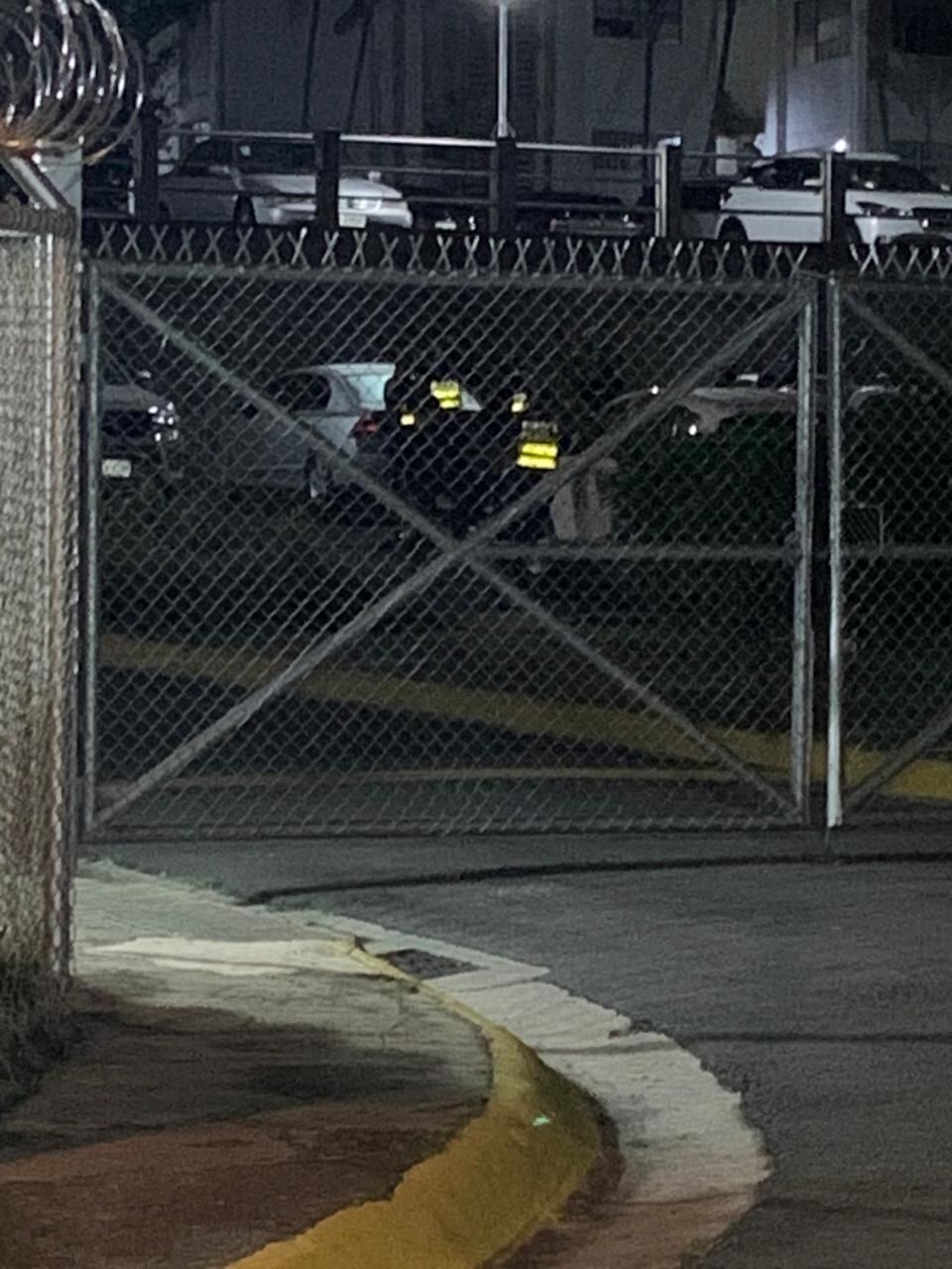 Dos oficiales de Fuerza Pública disparan y matan a menor de 17 años que los habría atacado con cuchillo en Curridabat. Foto cortesía Pegando Porte y la Vara.