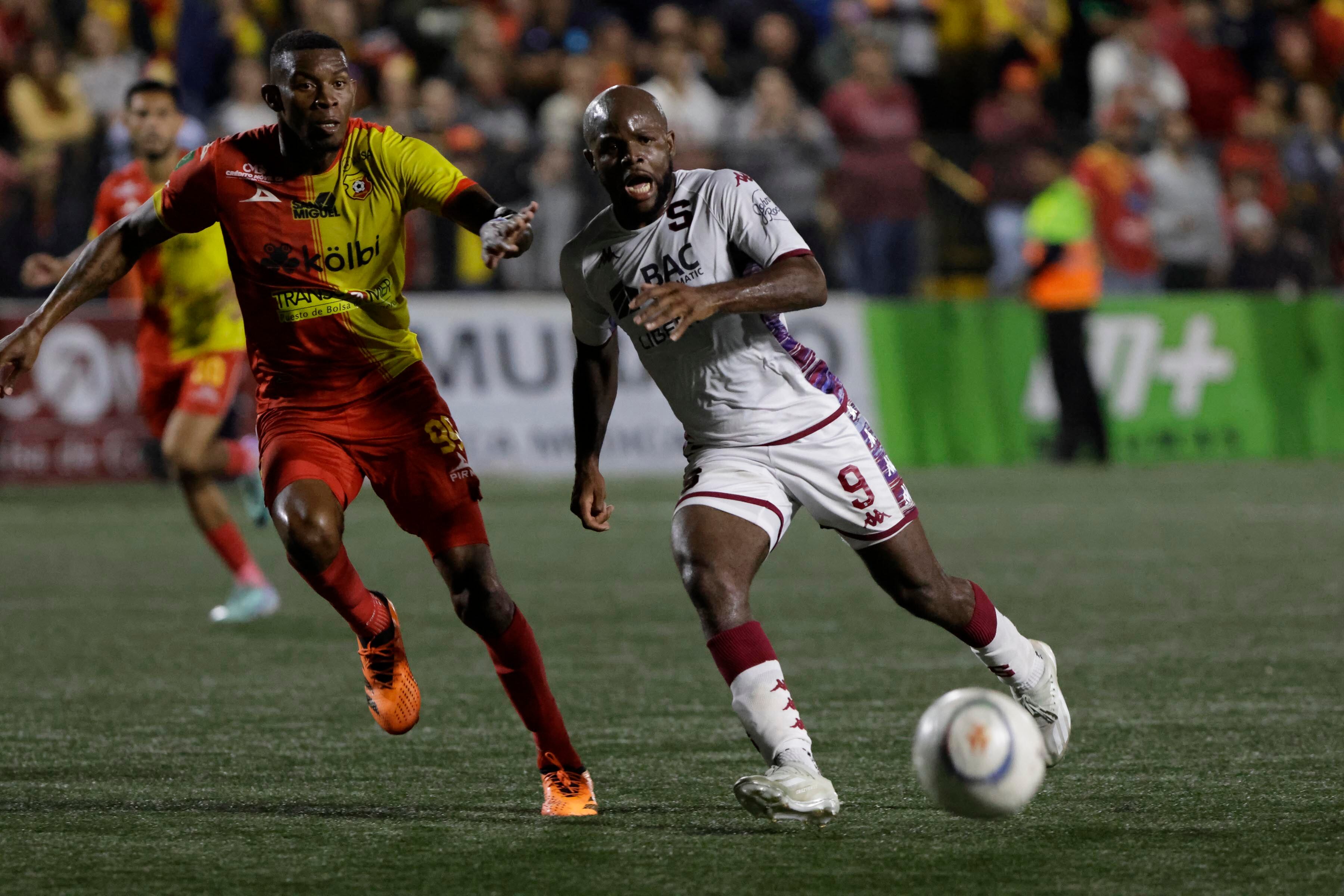 14/12/2023 Estadio Coyella Fonseca Primer partido de la final entre Herediano vs Saprissa, fotografía Mayela López
