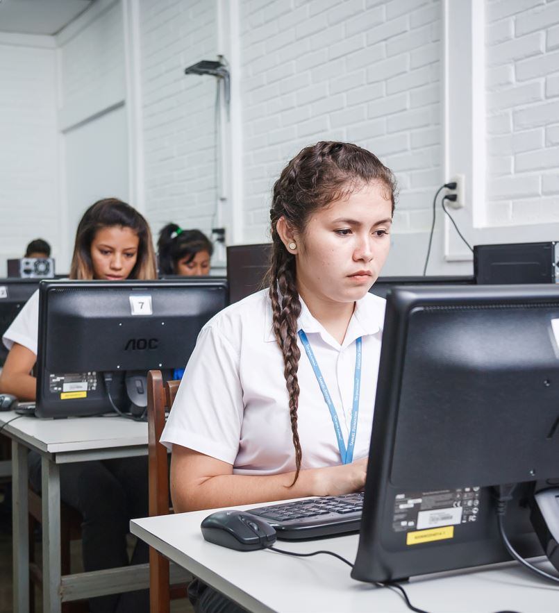 Para este año 2023, la Fundación Hedwig y Robert Samuel, una vez más, abre su proceso para seleccionar a 125 jóvenes de escasos recursos económicos que podrán estudiar en uno de sus cuatro programas de formación técnica