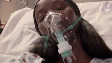 De las pasarelas a una cama de hospital: supermodelo Anok Yai revela grave problema de salud