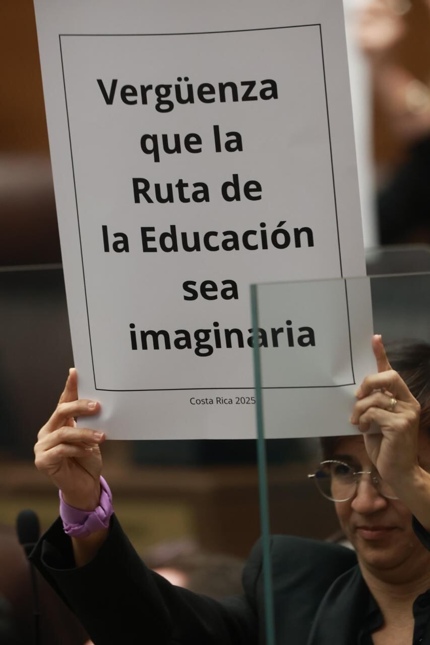 Informe de labores de Rodrigo Chaves en la Asamblea Legislativa