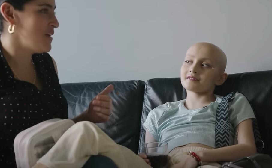 Ángel Rafael y su gran amiga Yorleny Aguilar, quien sigue adelante con su fundación "Todo va a estar bien"