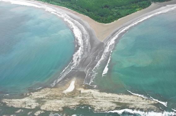 La entrada a la Cola de la Ballena es por el sector Ballena del Parque Nacional Marino Ballena (Foto: Sinac)