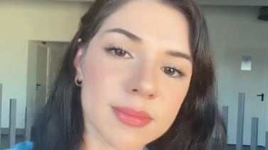 Joven cantará con muletas en “Batalla de Karaoke” a poco de haber sufrido terrible accidente