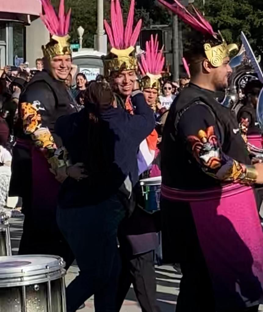 Randall Barquero y Katherine Chavarría explotaron de emoción al ver a su hijo Joseph desfilar con la banda de Zarcero