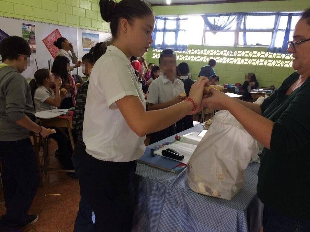 Sidney Alejandra Ruiz Montenegro, estudió parte de su cuarto grado de escuela en el 2017 en la escuela El Carmen de San Antonio de Escazú. Foto: María Antonieta Grijalba para La Teja