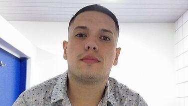 Tía de cocinero estalla contra conductor sospechoso de matarlo que sigue sin dar la cara