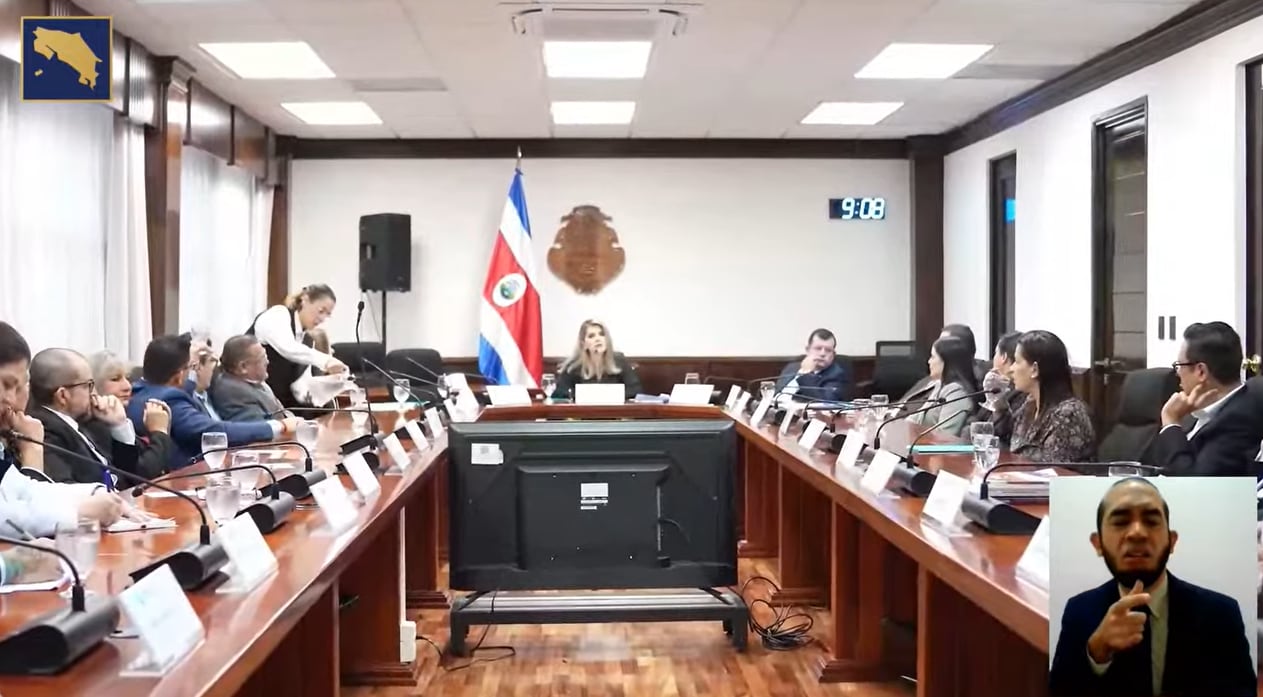 Laura Fernández califica sentencia de Sala Constitucional sobre suplentes como ‘golpe de Estado’ al Congreso
