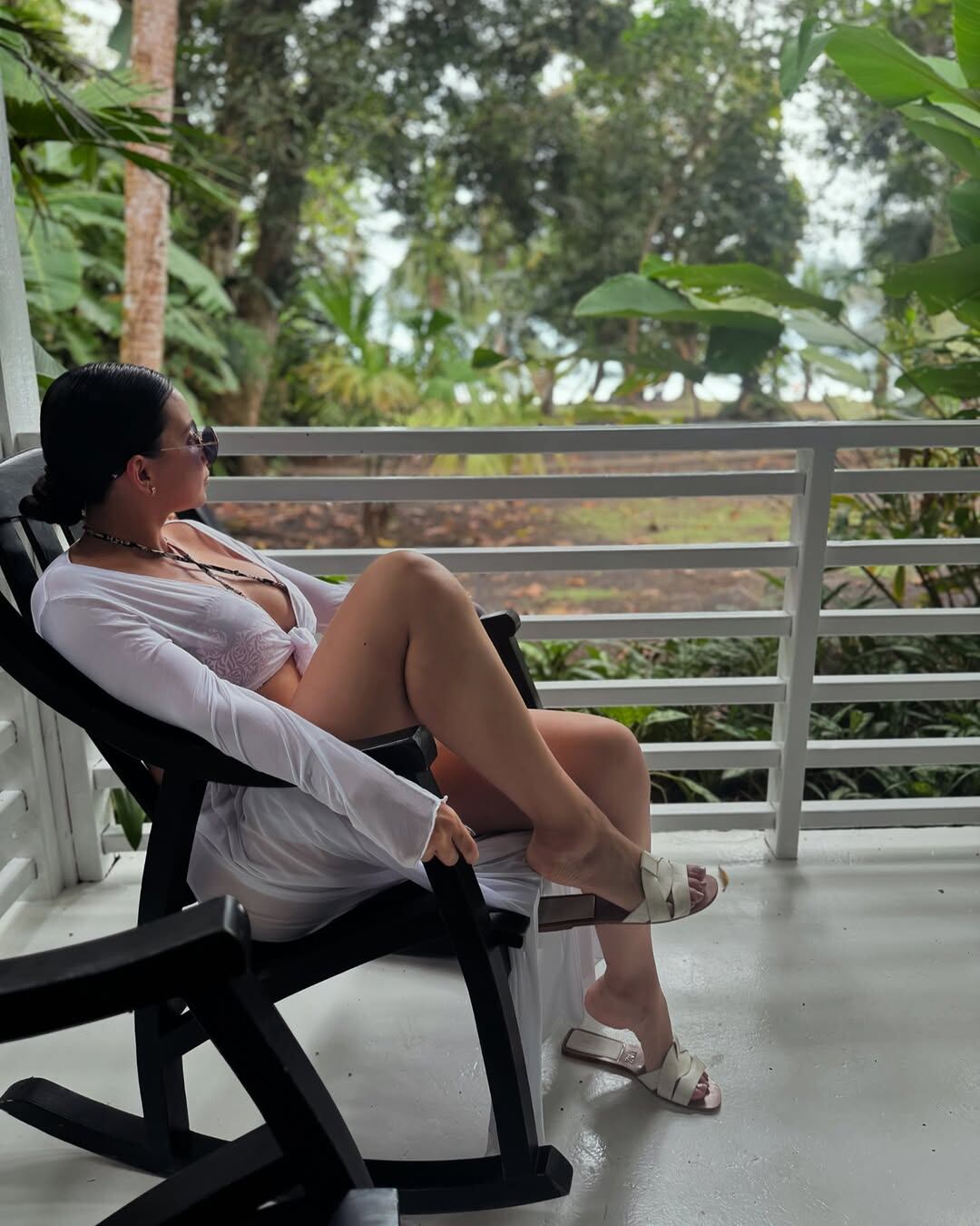 Fernanda Mora lució espectacular en playa Punta Uva, en Puerto Viejo.