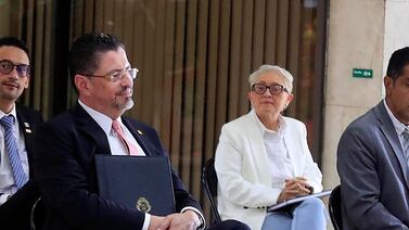 Exministra de Comunicación de Rodrigo Chaves relata el infierno que vive desde que dejó el cargo