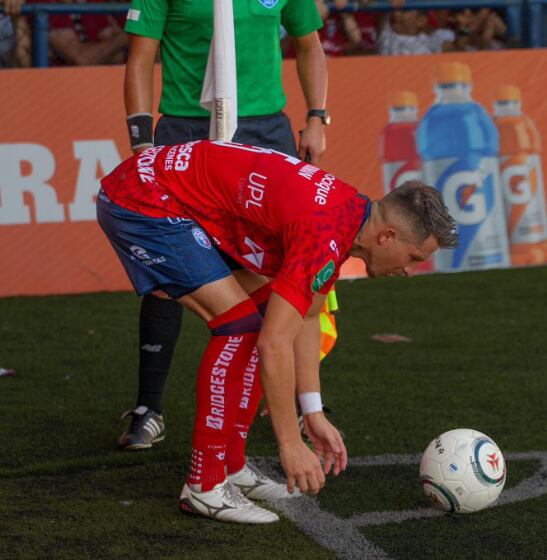 El lateral de San Carlos, Yurgin Román rompió el silencio luego de la polémica de la que fue protagonista la semana pasada. Instagram.