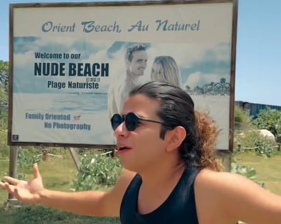El humorista Davis Núñez compartió su experiencia tras visitar una playa nudista.