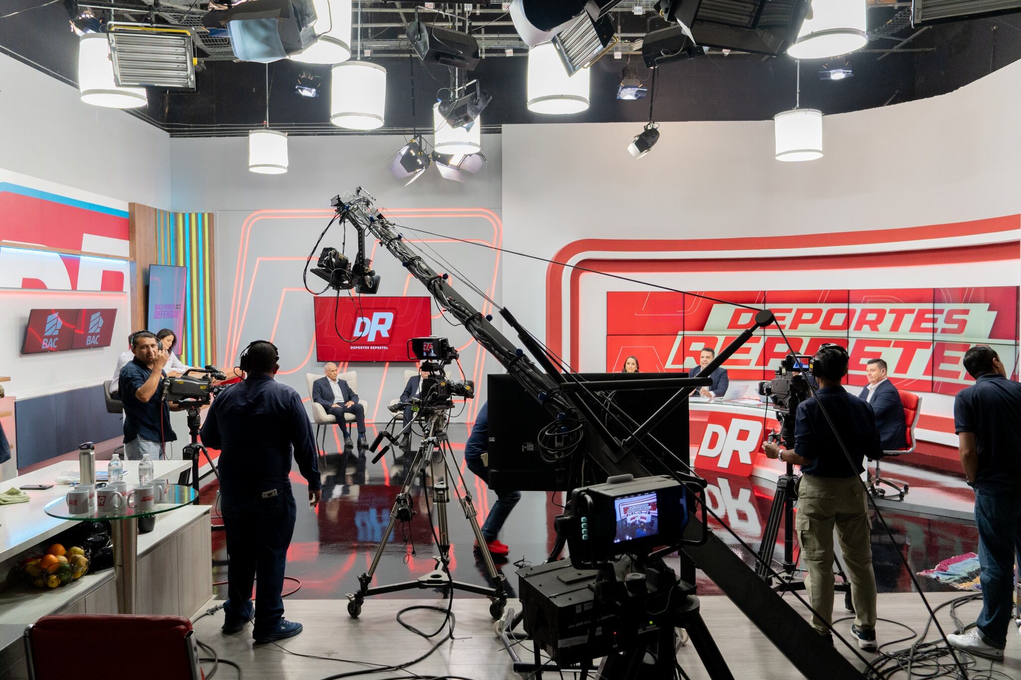 Deportes Repretel cambió de set