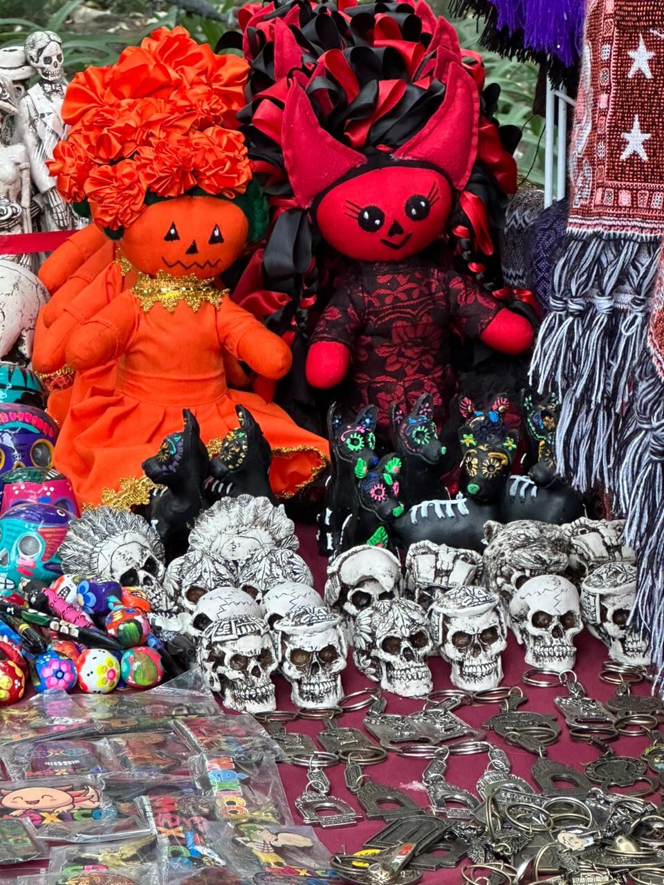 En los chinamos se pueden comprar todo tipo de recuerditos.