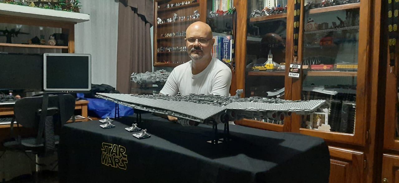 Cada 28 de enero se celebra el Día Mundial del LEGO y en Costa Rica hay pasión por este juguete para construir. En la foto, Alfonso Garita Meneses, colecciona legos de La Guerra de las Galaxias.