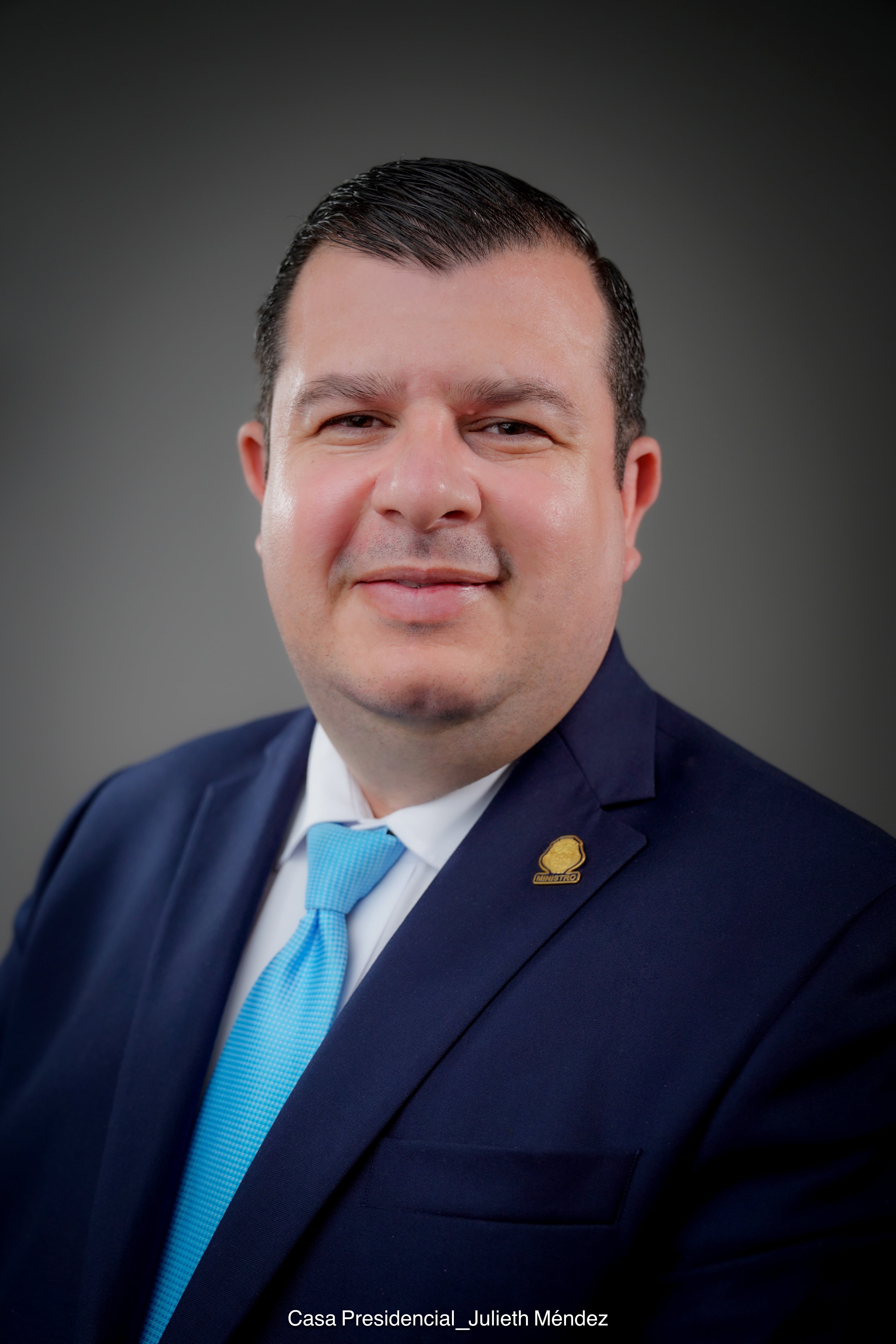 Arnold Zamora, ministro de Comunicación, es señalado por supuestamente abusar sexualmente a un muchacho de 25 años. Foto: Presidencia