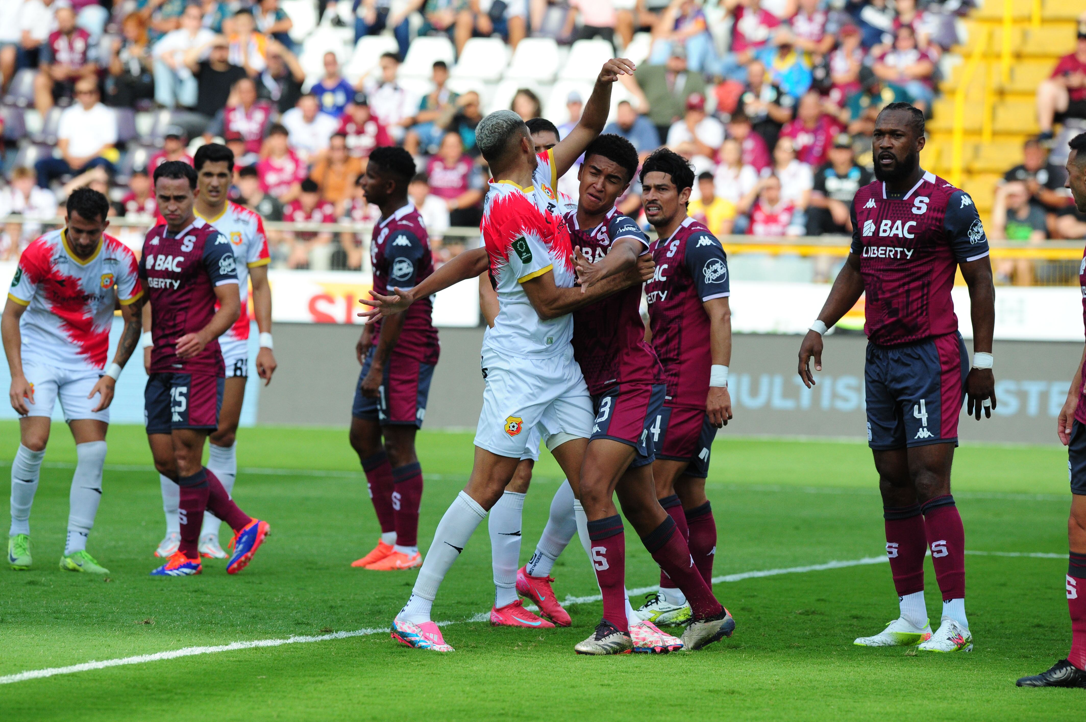 Deportivo Saprissa vs Club Sport Herediano.