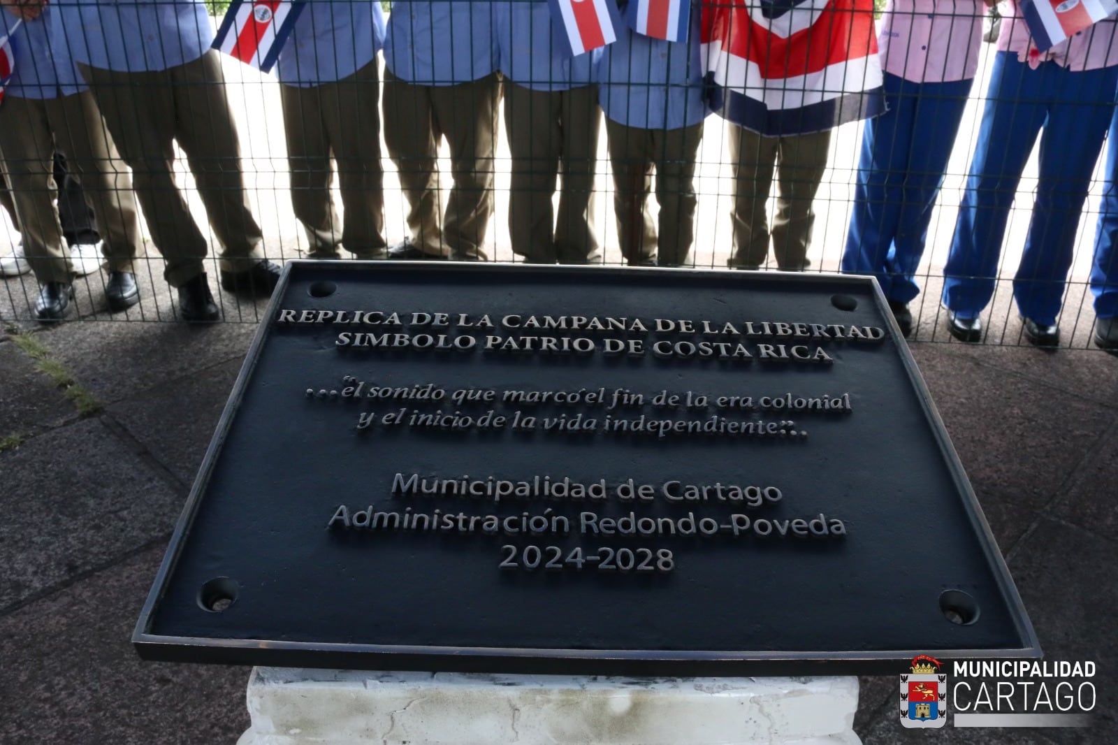 Campana de la Independencia volvió a las Ruinas de Cartago con una réplica exacta de 290 kilos el 7 de mayo del 2026