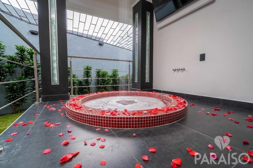 La pandemia cambió el horario de la pasión en los moteles, ahora son las tardes las dueñas del amor y el jacuzzi el más buscado para la diversión amorosa