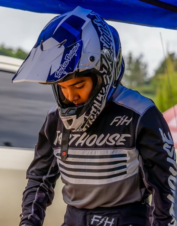 Samantha Cruz, motociclista costarricense.