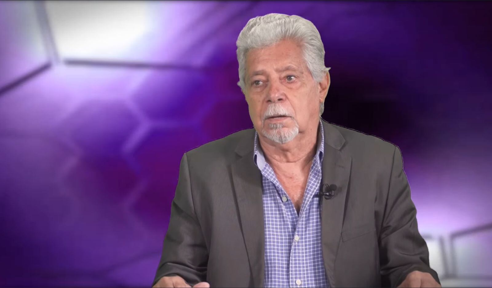 Luis Losilla es uno de los dueños de la antigua zapatería. Foto: Captura de pantalla Maynor Solano.