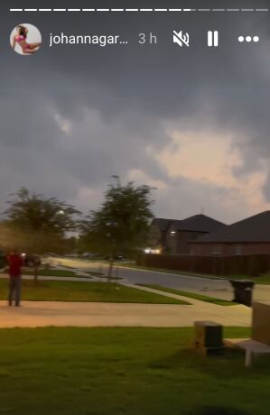 La modelo Johanna García vivió su primer eclipse de sol en Texas, Estados Unidos.