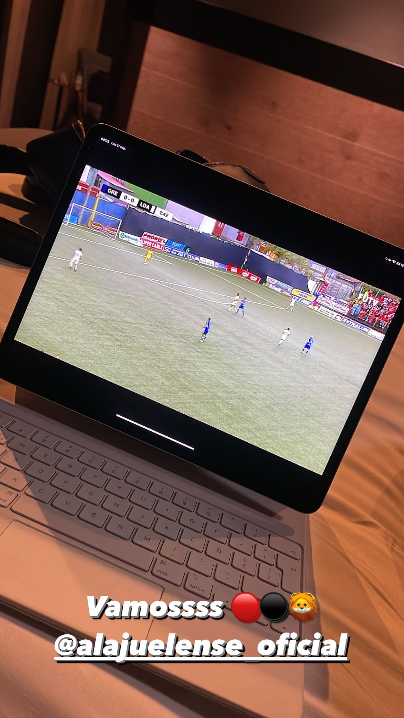 Joel Campbell sigue mostrando que su amor por Alajuelense va en serio.