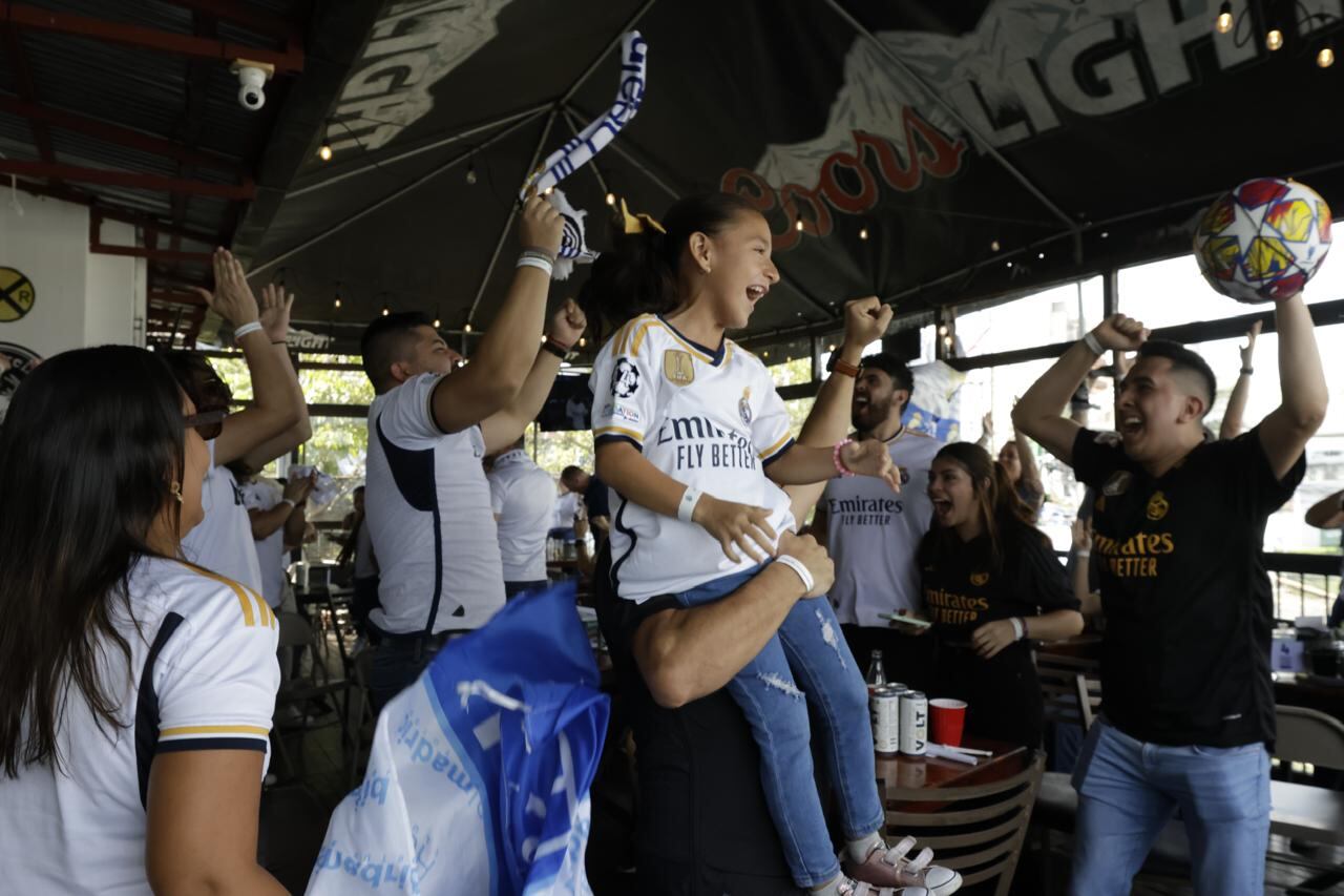 Aficionados Real Madrid, pub rock Los Yoses