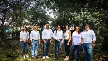 Kristian Mora deslumbra con cambio de cancha