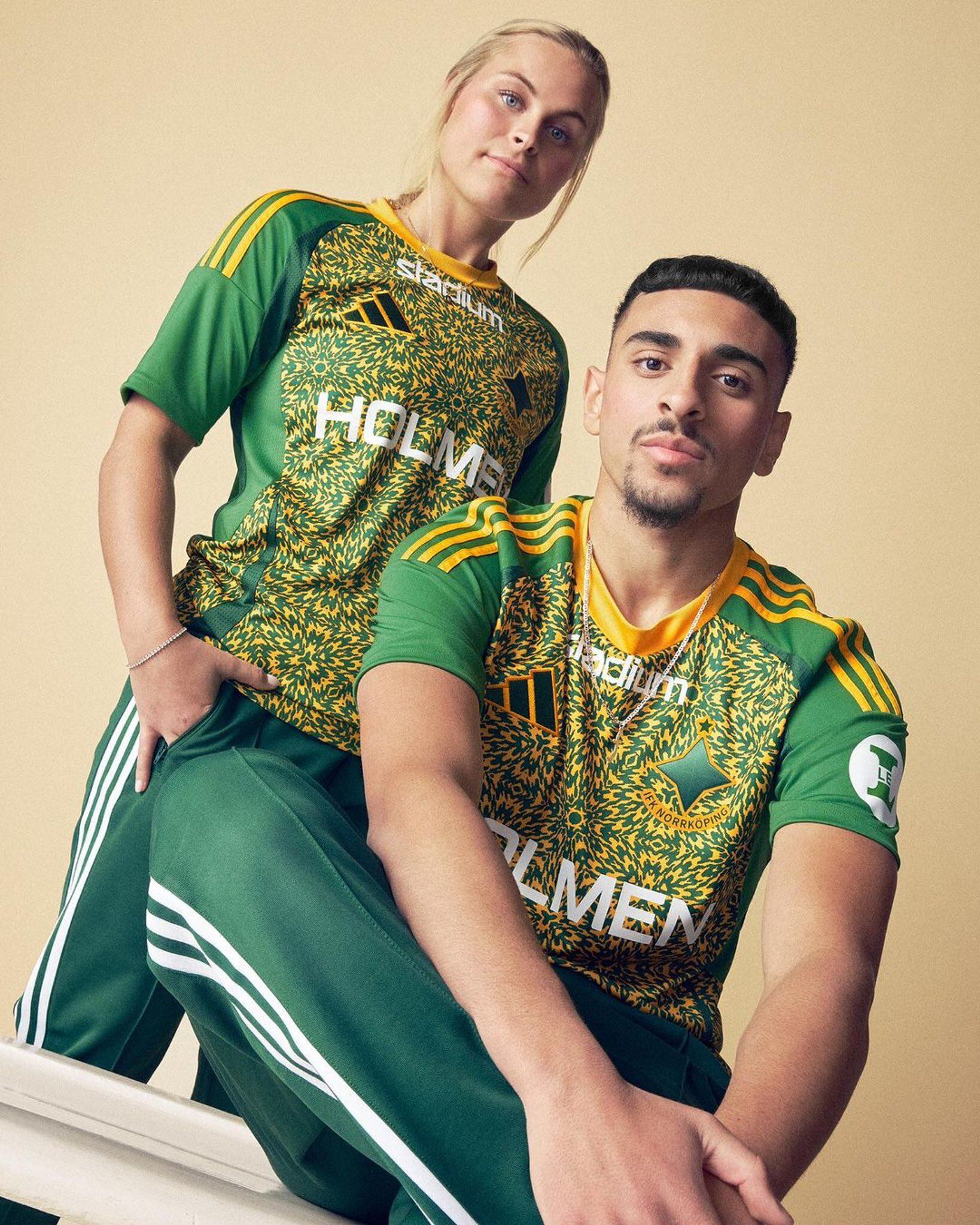 El IFK Norrkoping de Suecia sacó una camiseta igual a la de Costa Rica. Foto: Twitter