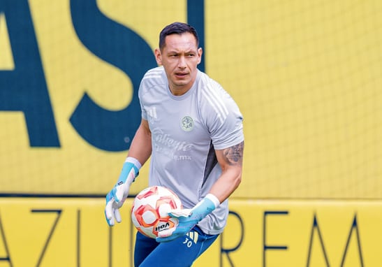 Rodolfo Cota llenó de elogios a Keylor Navas.