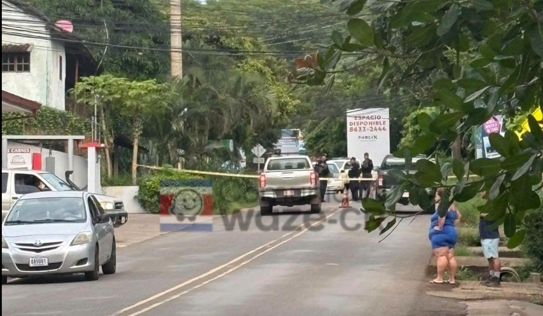 El hombre falleció de varios disparos dentro de un carro. Foto Waze.