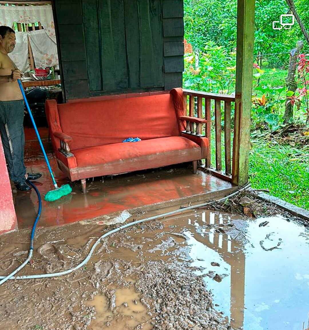 Vecinos de Valle Azul en San Ramón, Alajuela han sido afectados con la crecida del río San Lorenzo. Fotos: Tomadas de San Carlos Digital