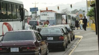 Policía de Tránsito podría ir con todo contra taxistas piratas en todo el país