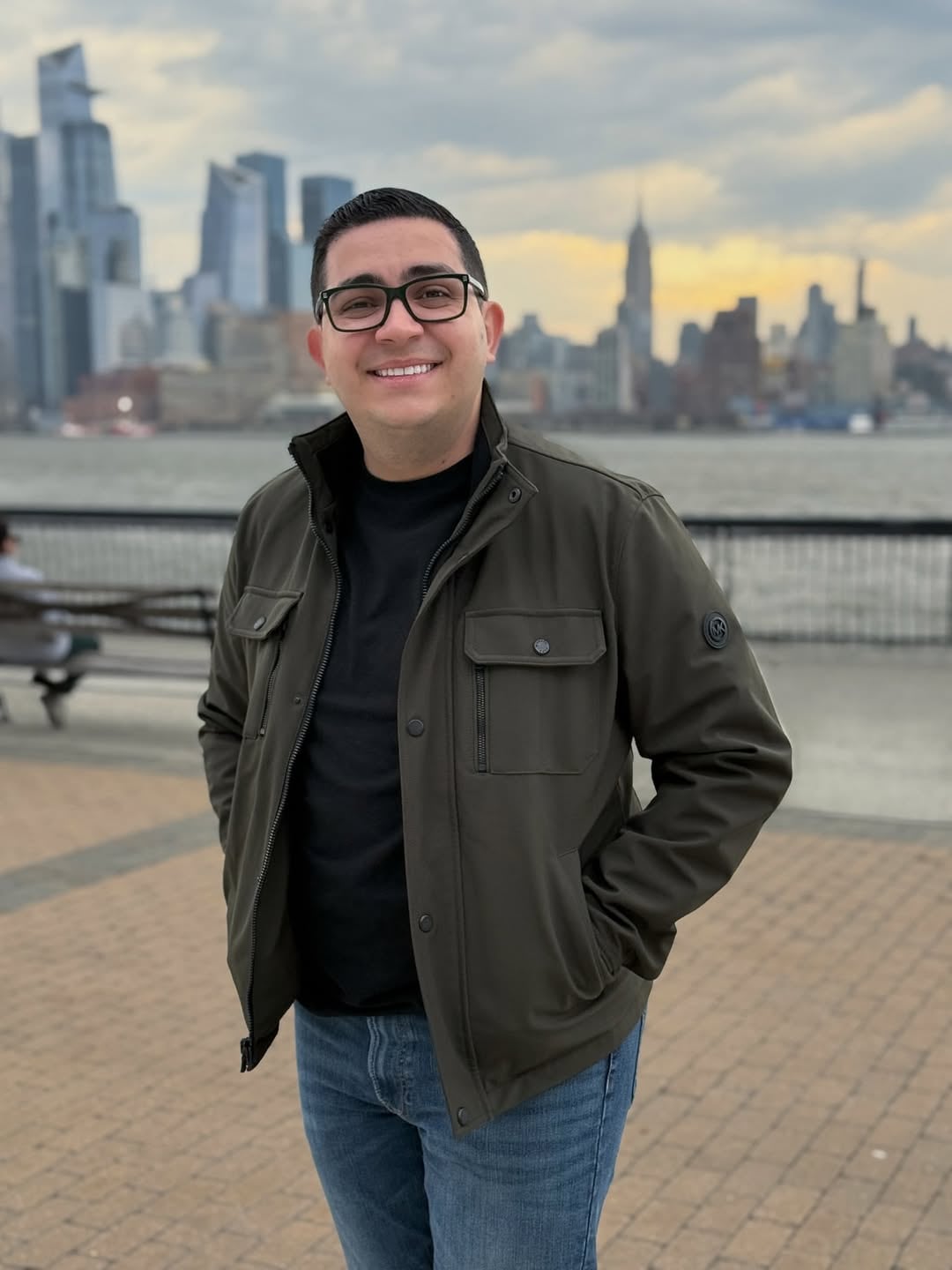 Elías Alvarado vive una experiencia bastante amarga desde la tarde de este jueves cuando fue informado de una situación de la que es víctima y de la que él estaba, como dicen, “detrás del palo”.