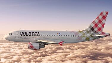 Un hombre murió al ser absorbido por el motor de un avión