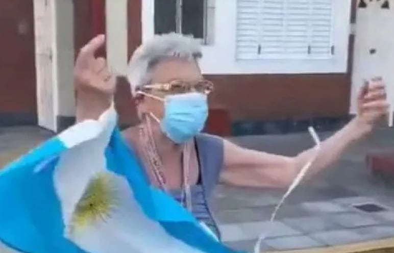 María Cristina, la abuela la la la la. Twitter.