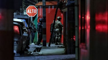 Cae red criminal sospechosa de robar, desarmar y “maquillar” carros para revenderlos