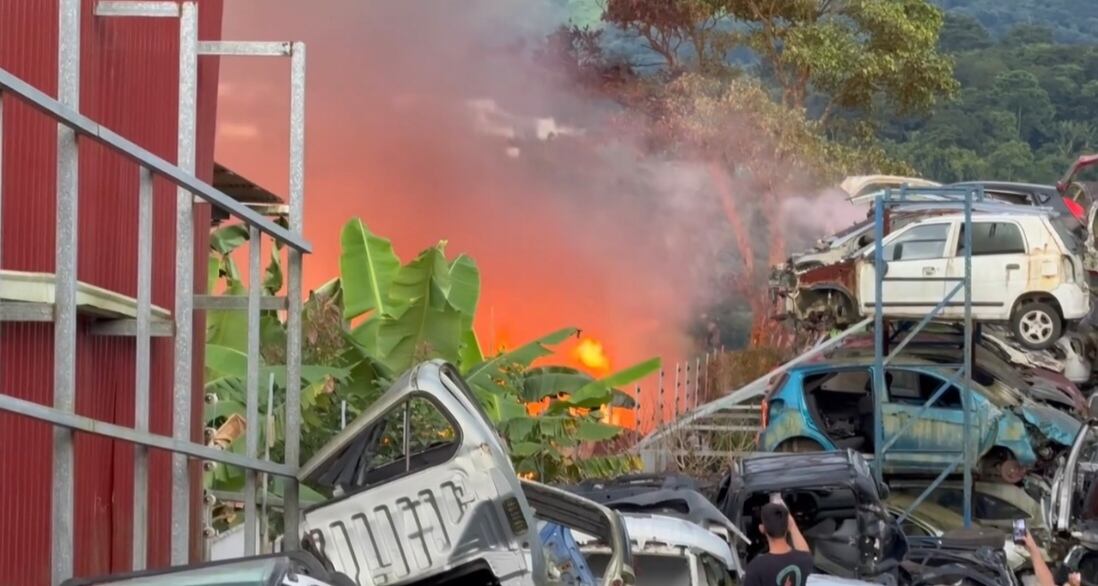 Incendio mueblería en Palmares 4 de agosto 24