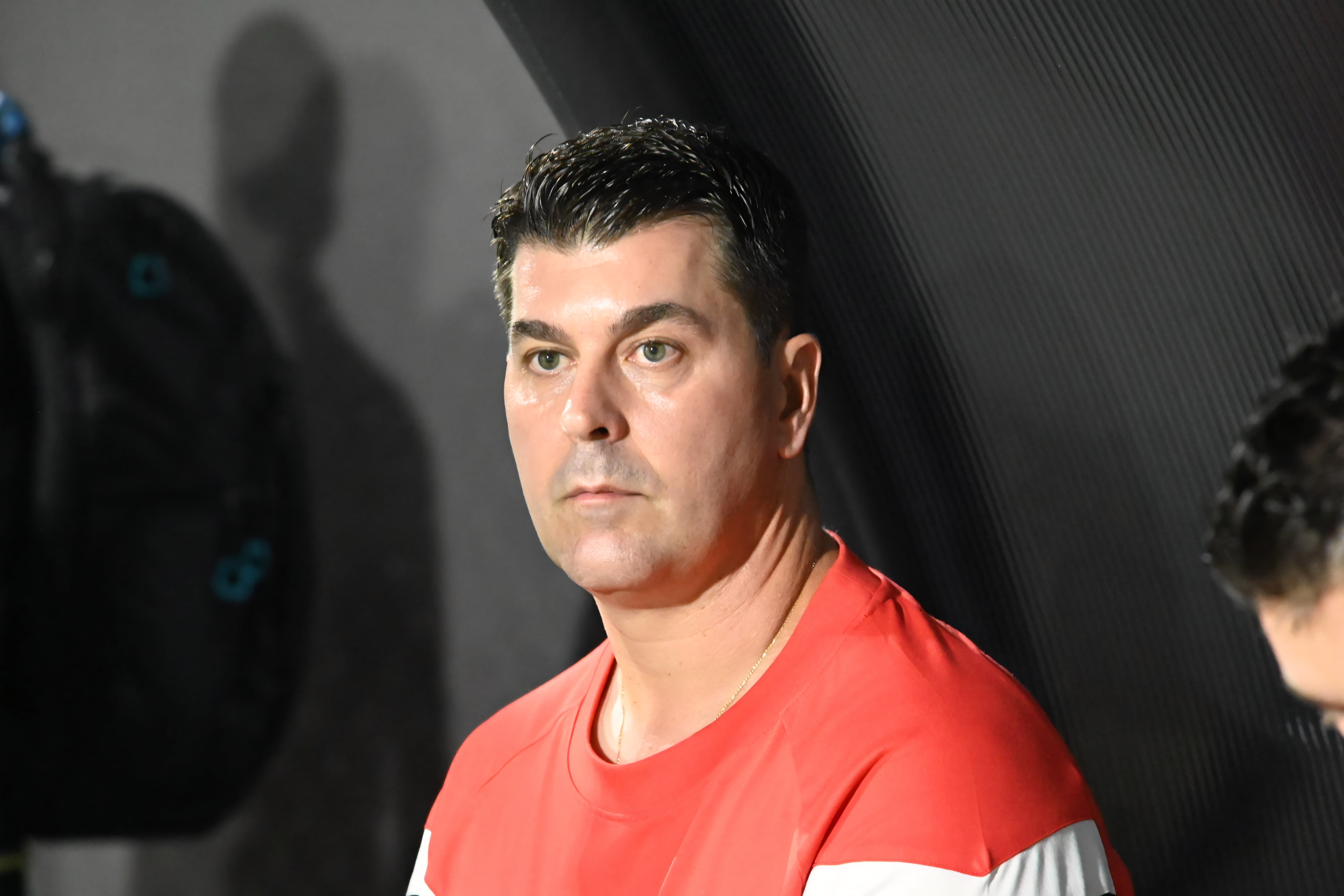25 de julio del 2026. Estadio Puente de Piedra, Grecia. 20:00 hrs. El equipo Sporting FC se enfrenta a la Liga Deportiva Alajuelense en la jornada 1 del Torneo de Apertura del Campeonato Nacional de fútbol de Primera División. En la foto: los técnicos Andrés Carevic (Sporting) e Ismael Rescalvo (LDA). Acciones durante el juego. Foto: Albert Marin.