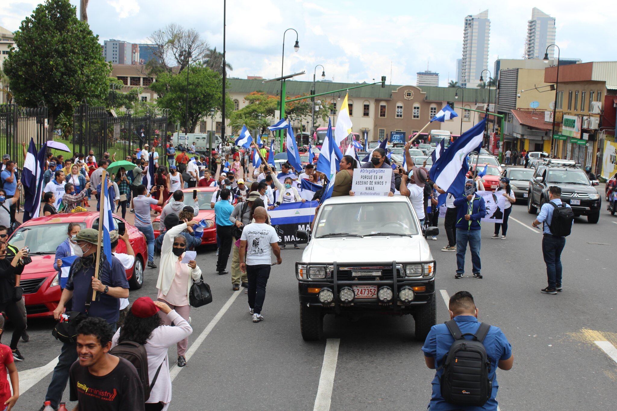 Con una misa en la conocida como iglesia de ladrillos en Calle Blancos (iglesia San Francisco de Asís), en la que estuvo presente la Asociación de Madres de Abril, una agrupación de mamitas nicaragüenses, inició un día de recuerdo y dolor para los nicaragüenses exiliados en Costa Rica
