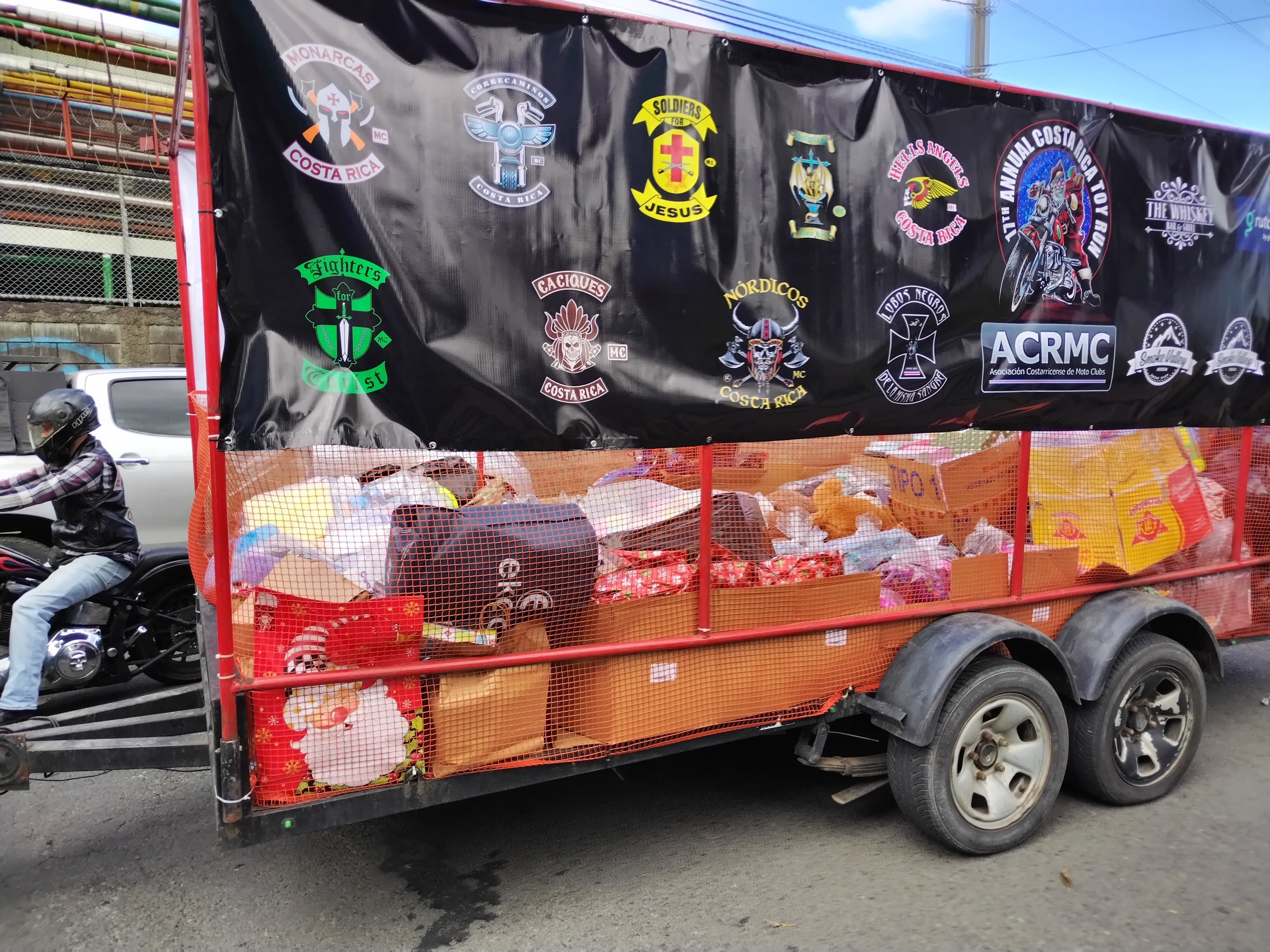 José Andrés González fue parte de 8 niños borucas que conocieron por primera vez San José este 8 de diciembre. “Creí que era parecido a mi pueblo, pero es grandísimo y lindísimo”, nos comentó el pequeñito.