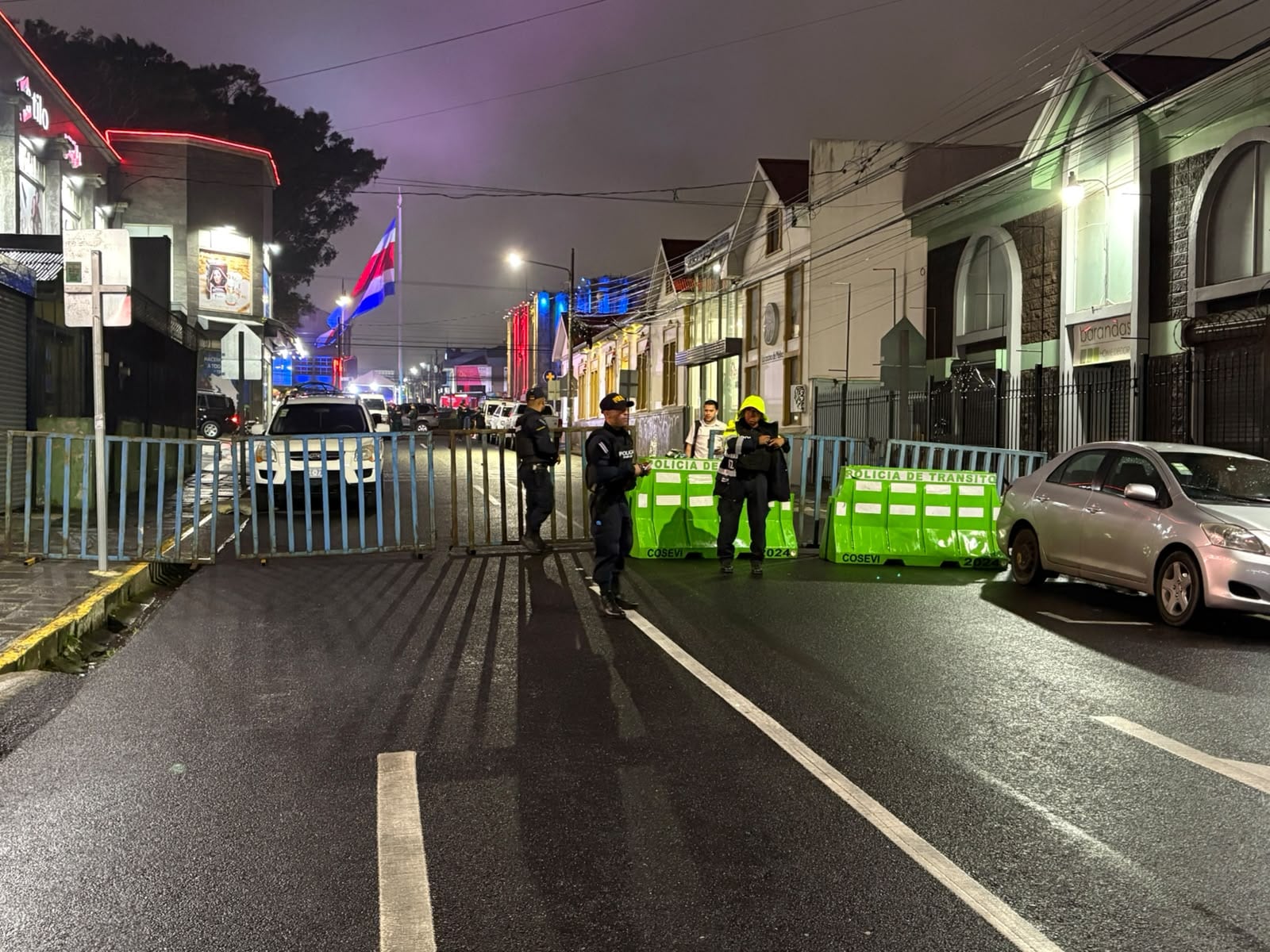 Actividades patrias en la Plaza Mayor de Cartago